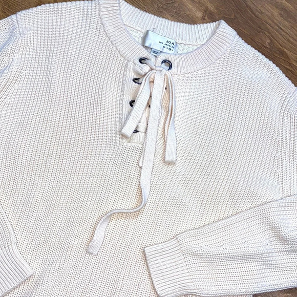 J.O.A ivory cable knit lace up sweater size medium - Picture 3 of 5